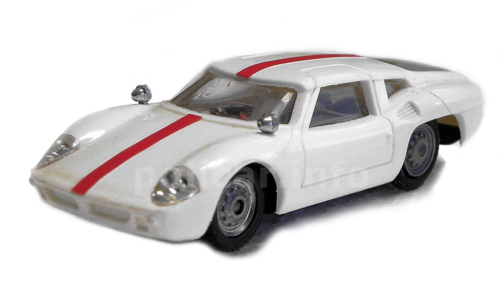 210D - Lola GT