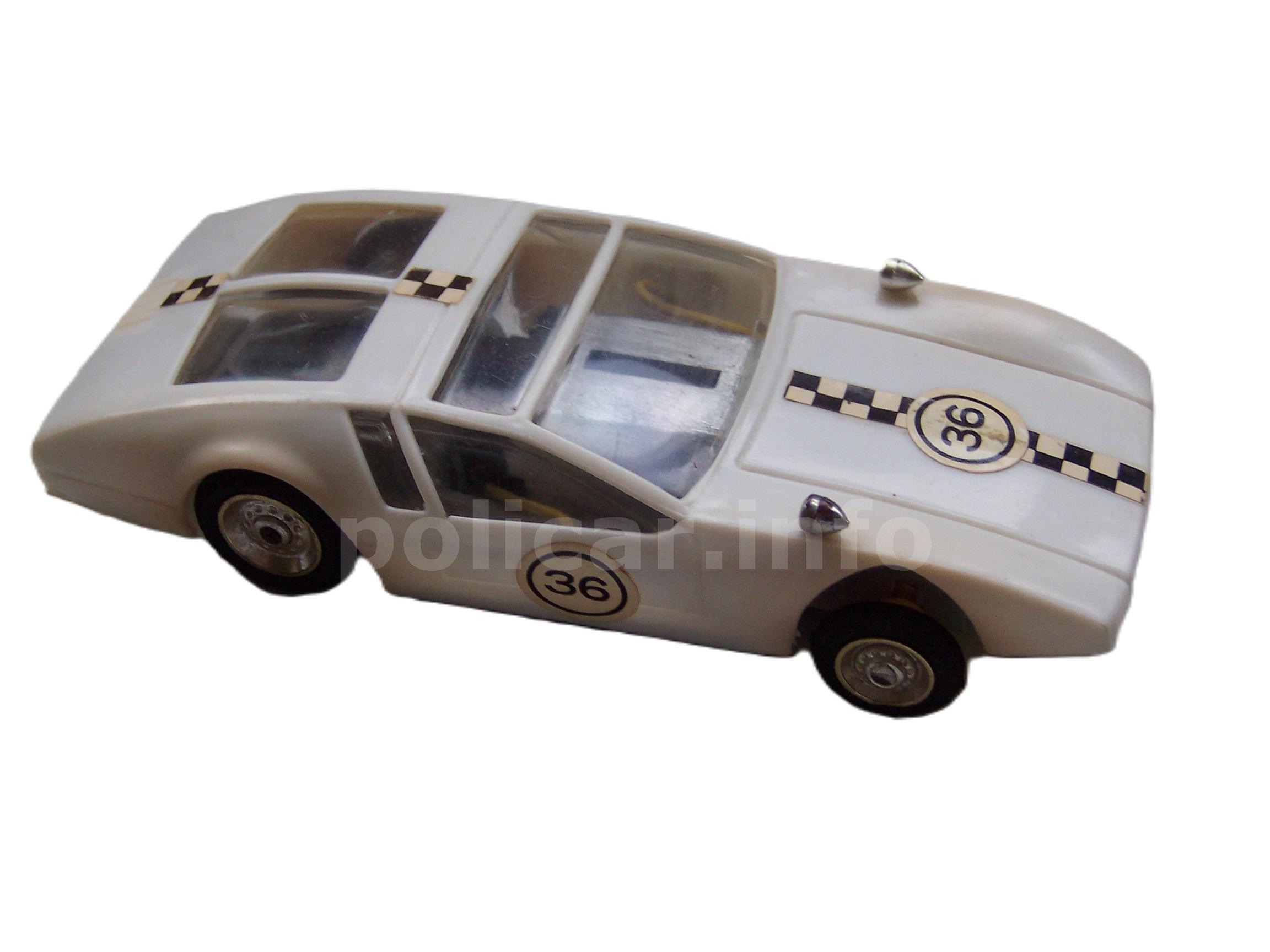 De Tomaso Mangusta (Poly 1/32 - 3202)